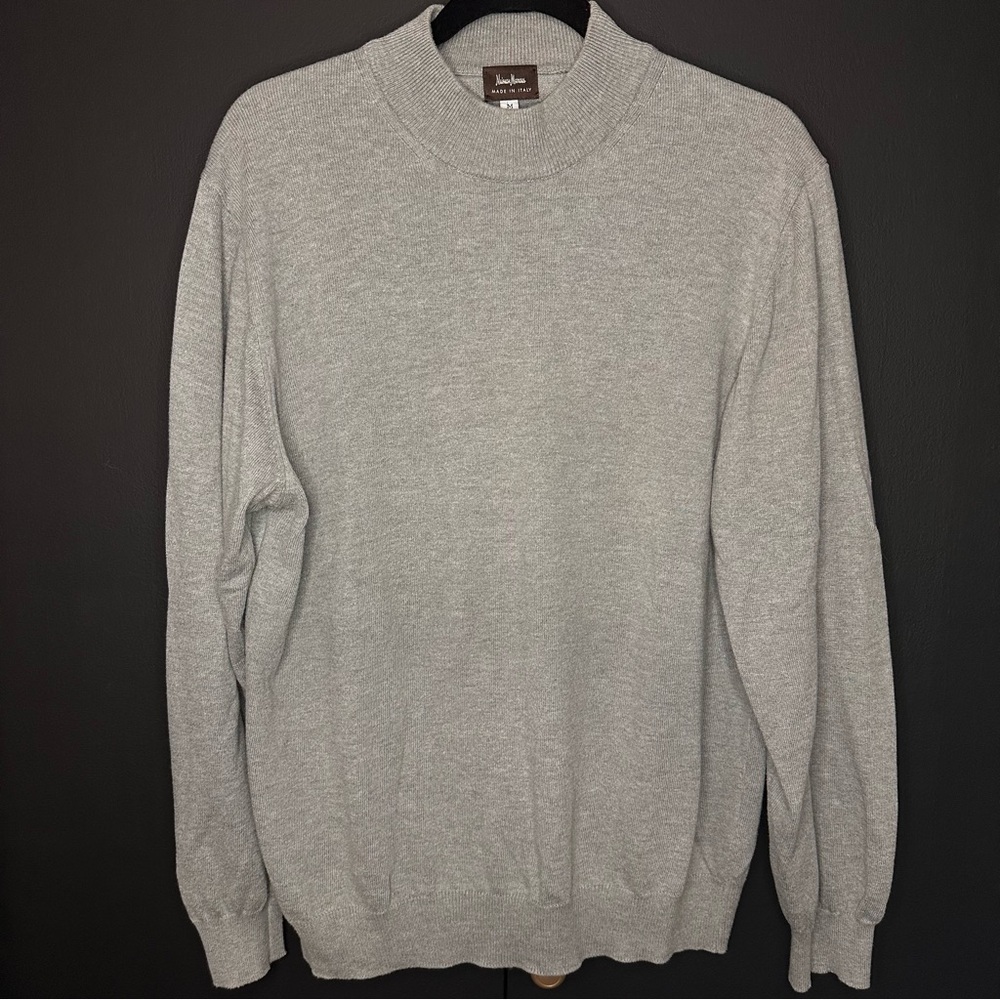 Neiman Marcus Super Soft Gray Sweater. Made in Italy